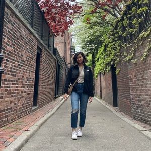 Meet your Posher, Victoria